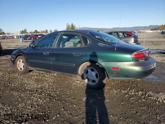 ✅ 1999 Ford Taurus SE • VIN: 1FAFP53U6XG112617 • Lot: 85856075. Listed on Copart with 176,617 mi. Free auction sales archive from the USA and detailed vehicle history report at DreamBid. Image 2.
