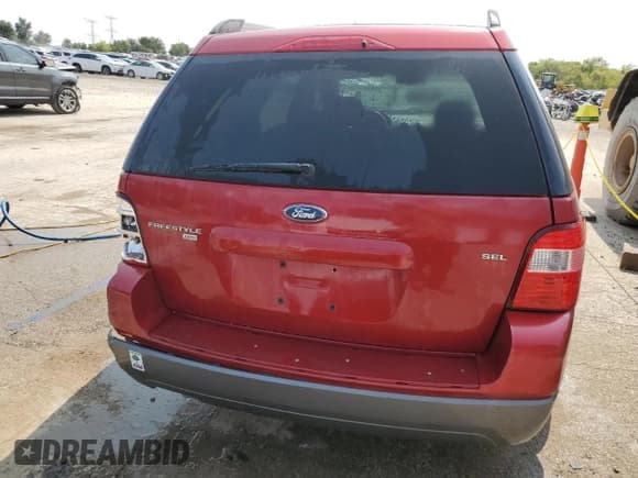 ✅ 2005 Ford Freestyle SEL • VIN: 1FMZK051X5GA71378 • Lot: 70629734. Wystawiony na Copart z przebiegiem 141 680 mil. Bezpłatny archiwum sprzedaży aukcyjnych z USA i szczegółowy raport historii pojazdu na DreamBid. Zdjęcie 6.