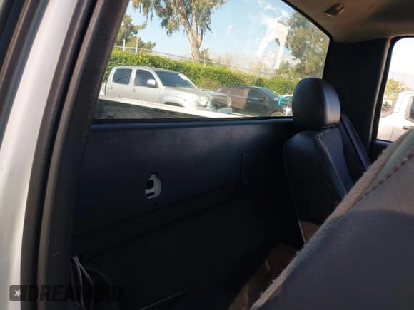 ✅ 2007 Chevrolet Silverado 1500 Work Truck • VIN: 3GCEC14X07G156880 • Lot: 43604776. Listed on IAAI with 357,578 mi. Free auction sales archive from the USA and detailed vehicle history report at DreamBid. Image 8.