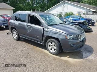 ✅ 2015 Jeep Compass Altitude • VIN: 1C4NJCBAXFD249823 • Lot: 42516390. Wystawiony na IAAI z przebiegiem 87 701 mil. Bezpłatny archiwum sprzedaży aukcyjnych z USA i szczegółowy raport historii pojazdu na DreamBid. Zdjęcie 1.