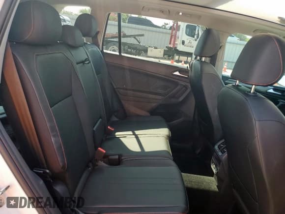 ✅ 2024 Volkswagen Tiguan SE • VIN: 3VVMB7AX0RM203935 • Lot: 80948165. Listed on Copart with 20,128 mi. Free auction sales archive from the USA and detailed vehicle history report at DreamBid. Image 11.