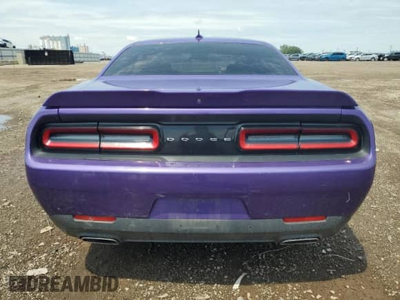 ✅ 2019 Dodge Challenger GT • VIN: 2C3CDZJG3KH571339 • Lot: 64327615. Wystawiony na Copart z przebiegiem 99 368 mil mil. Skorzystaj z bezpłatnego archiwum sprzedaży aukcyjnych z USA i zobacz szczegółowy raport historii pojazdu na DreamBid. Zdjęcie 6.