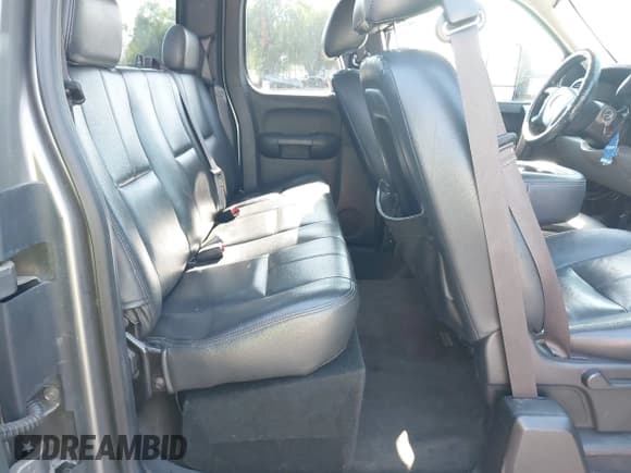 ✅ 2013 Chevrolet Silverado 1500 LS • VIN: 1GCRCREA9DZ281494 • Lot: 43604074. Listed on IAAI with 171,647 mi. Free auction sales archive from the USA and detailed vehicle history report at DreamBid. Image 8.