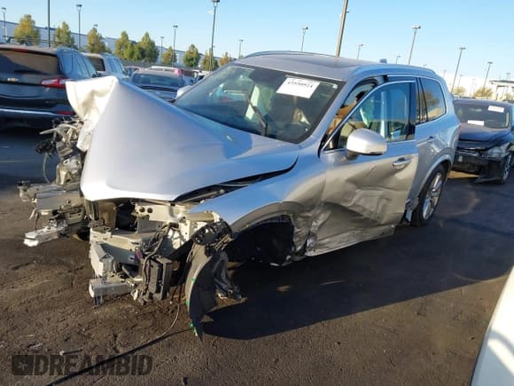 ✅ 2018 Volvo XC90 Inscription • VIN: YV4A22PL7J1201834 • Lot: 43550924. Listed on IAAI with Not provided. Free auction sales archive from the USA and detailed vehicle history report at DreamBid. Image 18.
