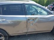 ✅ 2017 Nissan Rogue SL • VIN: 5N1AT2MT0HC748412 • Лот: 42310325. Опубликован ранее на IAAI с пробегом 94 514 миль. Бесплатный доступ к архиву аукционных продаж из США и подробный отчёт об истории автомобиля на DreamBid. Изображение 14.