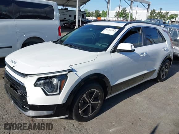 ✅ 2025 Kia Niro SX • VIN: KNDCT3LE3S5219148 • Lot: 42202253. Wystawiony na IAAI z przebiegiem 24 337 mil. Bezpłatny archiwum sprzedaży aukcyjnych z USA i szczegółowy raport historii pojazdu na DreamBid. Zdjęcie 17.