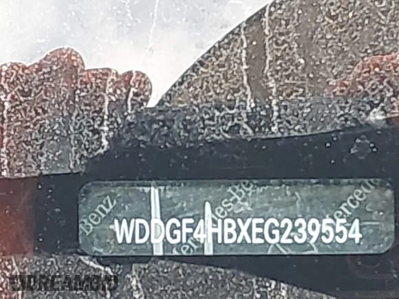 ✅ 2014 Mercedes-Benz C 250 Sport • VIN: WDDGF4HBXEG239554 • Lot: 40985936. Wystawiony na IAAI z przebiegiem 182 701 mil. Bezpłatny archiwum sprzedaży aukcyjnych z USA i szczegółowy raport historii pojazdu na DreamBid. Zdjęcie 9.