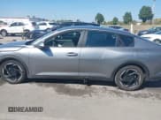 ✅ 2025 Kia K4 EX • VIN: 3KPFU4DE5SE052052 • Lot: 43257504. Wystawiony na IAAI z przebiegiem 32 789 mil. Bezpłatny archiwum sprzedaży aukcyjnych z USA i szczegółowy raport historii pojazdu na DreamBid. Zdjęcie 15.