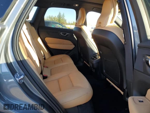 ✅ 2019 Volvo XC60 Momentum • VIN: YV4A22RK8K1337296 • Lot: 85289505. Listed on Copart with 57,569 mi. Free auction sales archive from the USA and detailed vehicle history report at DreamBid. Image 11.