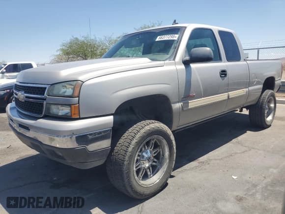 ✅ 2006 Chevrolet Silverado 1500 LT1 • VIN: 2GCEK19N961221727 • Лот: 66377295. Опубликован ранее на Copart с пробегом 140 032 миль. Бесплатный доступ к архиву аукционных продаж из США и подробный отчёт об истории автомобиля на DreamBid. Изображение 1.