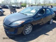 ✅ 2013 Mazda 3 i Grand Touring • VIN: JM1BL1M78D1818010 • Lot: 42060056. Wystawiony na IAAI z przebiegiem 139 157 mil. Bezpłatny archiwum sprzedaży aukcyjnych z USA i szczegółowy raport historii pojazdu na DreamBid. Zdjęcie 2.