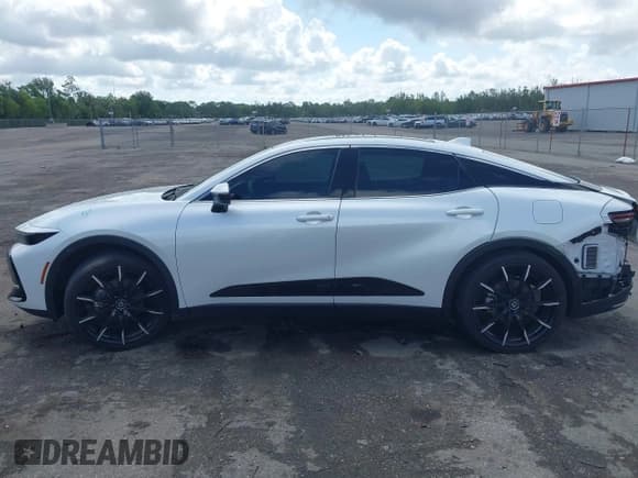 ✅ 2024 Toyota Crown XLE • VIN: JTDAAAAF4R3020760 • Lot: 42191441. Wystawiony na IAAI z przebiegiem 99 630 mil. Bezpłatny archiwum sprzedaży aukcyjnych z USA i szczegółowy raport historii pojazdu na DreamBid. Zdjęcie 15.