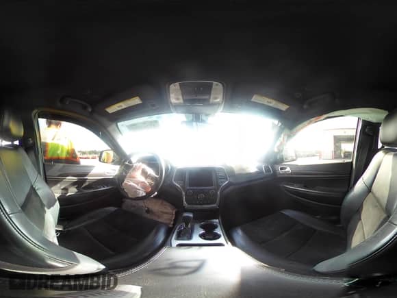 2018 Jeep Grand Cherokee Altitude z VIN 1C4RJFAG6JC312892, wystawiony jako IAAI lot #43382592 z przebiegiem 54 779 mil mil oraz . Historia ofert i sprzedaży dostępna na DreamBid. Obrazek 18.