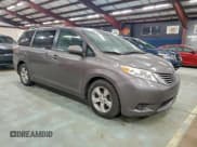 ✅ 2015 Toyota Sienna LE • VIN: 5TDKK3DC6FS583513 • Lot: 94920195. Listed on Copart with 188,720 mi. Free auction sales archive from the USA and detailed vehicle history report at DreamBid. Image 4.