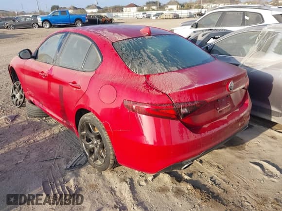 ✅ 2021 Alfa Romeo Giulia • VIN: ZARFAMAN1M7649060 • Lot: 41452670. Listed on IAAI with 47,259 mi. Free auction sales archive from the USA and detailed vehicle history report at DreamBid. Image 3.