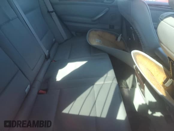 ✅ 2006 BMW X5 3.0i • VIN: 5UXFA13526LY45801 • Lot: 90871425. Listed on Copart with 106,687 mi. Free auction sales archive from the USA and detailed vehicle history report at DreamBid. Image 10.