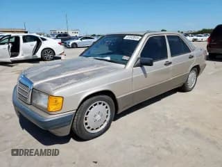 ✅ 1990 Mercedes-Benz 190 • VIN: WDBDA29D8LF699989 • Lot: 61543915. Wystawiony na Copart z przebiegiem 106 961 mil. Bezpłatny archiwum sprzedaży aukcyjnych z USA i szczegółowy raport historii pojazdu na DreamBid. Zdjęcie 1.