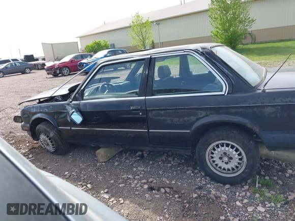 ✅ 1987 BMW 3 Series 325 • VIN: WBAAB5402H9806075 • Лот: 42260920. Опубликован ранее на IAAI с пробегом 204 915 миль. Бесплатный доступ к архиву аукционных продаж из США и подробный отчёт об истории автомобиля на DreamBid. Изображение 15.