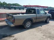 ✅ 2002 Nissan Frontier XE • VIN: 1N6DD26S42C333844 • Lot: 42683026. Wystawiony na IAAI z przebiegiem 331 895 mil. Bezpłatny archiwum sprzedaży aukcyjnych z USA i szczegółowy raport historii pojazdu na DreamBid. Zdjęcie 4.