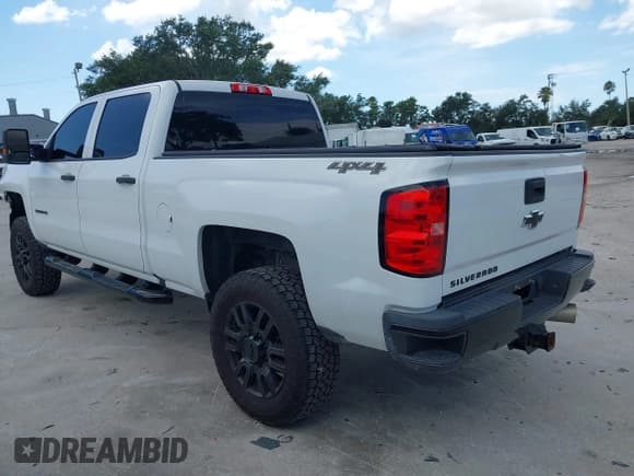 ✅ 2017 Chevrolet Silverado 2500HD Work Truck • VIN: 1GC1KUEY2HF229468 • Lot: 42615385. Wystawiony na IAAI z przebiegiem 88 472 mil. Bezpłatny archiwum sprzedaży aukcyjnych z USA i szczegółowy raport historii pojazdu na DreamBid. Zdjęcie 3.