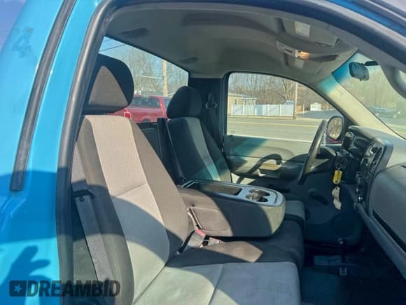 ✅ 2008 Chevrolet Silverado 2500HD Work Truck • VIN: 1GCHK24628E191572 • Лот: 95887625. Опубликован ранее на Copart с пробегом Не указан. Бесплатный доступ к архиву аукционных продаж из США и подробный отчёт об истории автомобиля на DreamBid. Изображение 6.