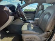 ✅ 2015 Cadillac SRX Premium Collection • VIN: 3GYFNGE38FS547147 • Lot: 70882935. Wystawiony na Copart z przebiegiem 160 153 mil. Bezpłatny archiwum sprzedaży aukcyjnych z USA i szczegółowy raport historii pojazdu na DreamBid. Zdjęcie 7.