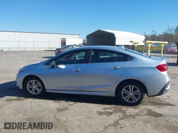 ✅ 2017 Chevrolet Cruze LT • VIN: 1G1BE5SM7H7197154 • Lot: 43555610. Listed on IAAI with 120,177 mi. Free auction sales archive from the USA and detailed vehicle history report at DreamBid. Image 14.