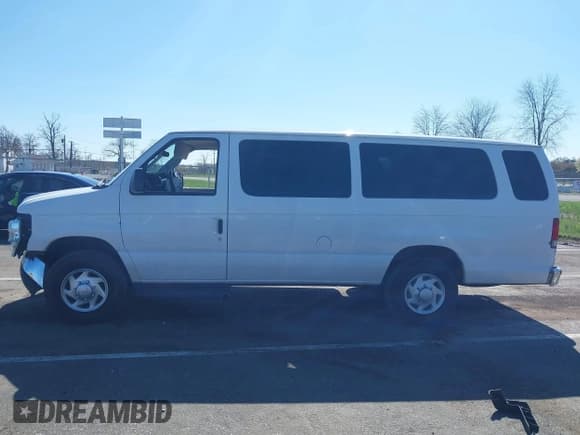 ✅ 2013 Ford Econoline Passenger XL • VIN: 1FBSS3BL0DDB34697 • Lot: 42056699. Listed on IAAI with 180,788 mi. Free auction sales archive from the USA and detailed vehicle history report at DreamBid. Image 14.