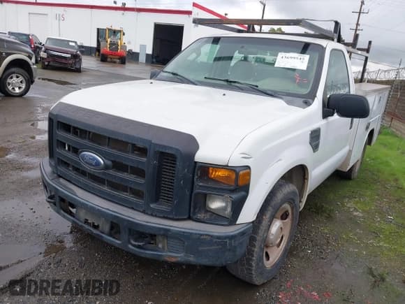 ✅ 2008 Ford F-350 • VIN: 1FDSF30558EE39662 • Lot: 43699545. Wystawiony na IAAI z przebiegiem 226 772 mil. Bezpłatny archiwum sprzedaży aukcyjnych z USA i szczegółowy raport historii pojazdu na DreamBid. Zdjęcie 2.