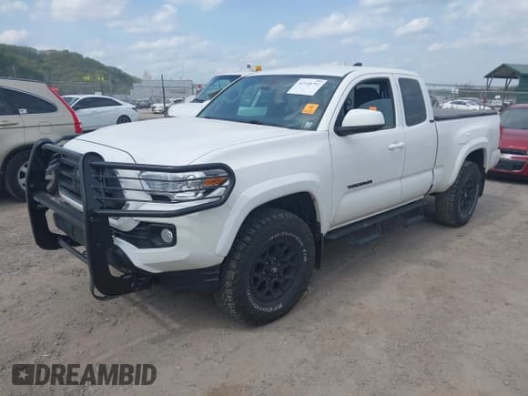 ✅ 2022 Toyota Tacoma SR • VIN: 3TYSZ5AN1NT092590 • Лот: 42148792. Опубликован ранее на IAAI с пробегом 58 154 миль. Бесплатный доступ к архиву аукционных продаж из США и подробный отчёт об истории автомобиля на DreamBid. Изображение 17.