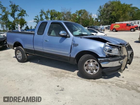 ✅ 1997 Ford F-250 • VIN: 1FTFX27L8VKC99962 • Лот: 50245905. Опубликован ранее на Copart с пробегом 125 310 миль. Бесплатный доступ к архиву аукционных продаж из США и подробный отчёт об истории автомобиля на DreamBid. Изображение 4.