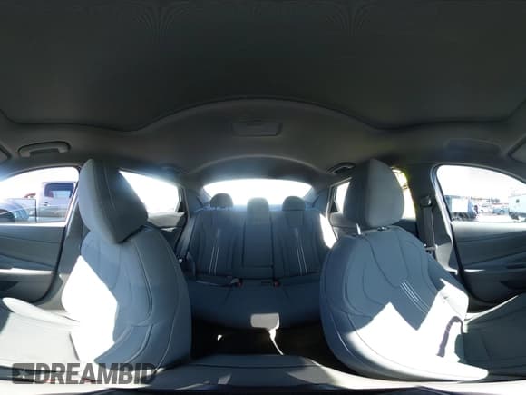 ✅ 2021 Hyundai Elantra SEL • VIN: 5NPLN4AG8MH016537 • Lot: 43635031. Listed on IAAI with 38,786 mi. Free auction sales archive from the USA and detailed vehicle history report at DreamBid. Image 19.