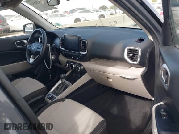 ✅ 2023 Hyundai Venue SEL • VIN: KMHRC8A37PU255300 • Lot: 41472510. Listed on IAAI with 32,988 mi. Free auction sales archive from the USA and detailed vehicle history report at DreamBid. Image 5.
