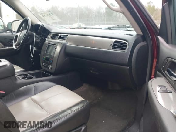 ✅ 2008 Chevrolet Suburban 3LT • VIN: 3GNFC16018G179193 • Lot: 41682169. Listed on IAAI with 218,670 mi. Free auction sales archive from the USA and detailed vehicle history report at DreamBid. Image 5.