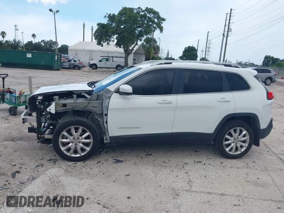 ✅ 2017 Jeep Cherokee Limited • VIN: 1C4PJLDB8HW596380 • Лот: 42607357. Опубликован ранее на IAAI с пробегом 33 407 миль. Бесплатный доступ к архиву аукционных продаж из США и подробный отчёт об истории автомобиля на DreamBid. Изображение 15.