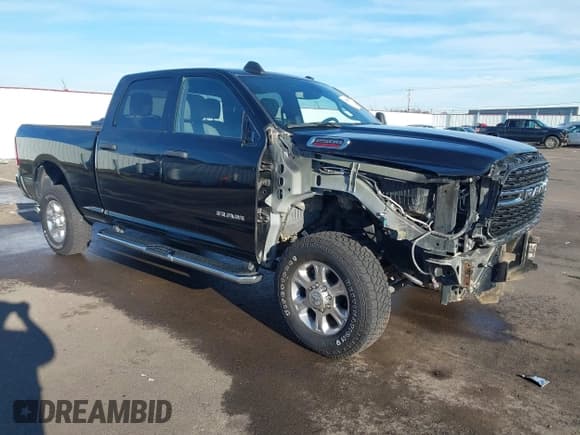 ✅ 2024 Ram 2500 Big Horn • VIN: 3C6UR5DL1RG101041 • Lot: 43784847. Listed on IAAI with 56,674 mi. Free auction sales archive from the USA and detailed vehicle history report at DreamBid. Image 1.