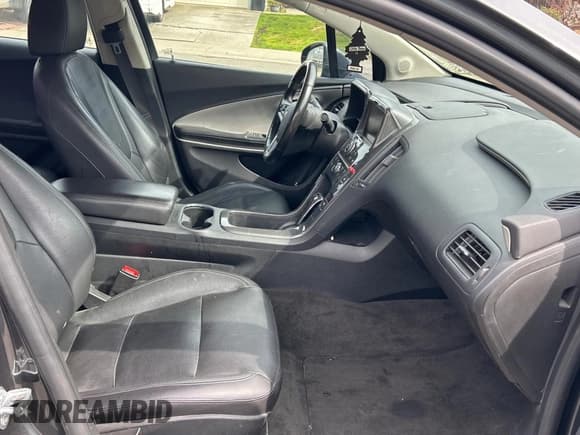 ✅ 2015 Chevrolet Volt • VIN: 1G1RD6E41FU140756 • Lot: 46130024. Wystawiony na Copart z przebiegiem 77 745 mil. Bezpłatny archiwum sprzedaży aukcyjnych z USA i szczegółowy raport historii pojazdu na DreamBid. Zdjęcie 5.