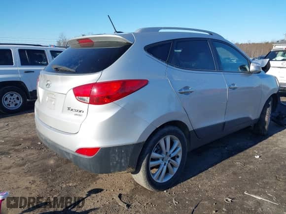 ✅ 2011 Hyundai Tucson GLS • VIN: KM8JU3AC8BU295407 • Лот: 41575110. Размещён на IAAI с пробегом 148 948 миль миль. Получите бесплатный доступ к архиву аукционных продаж из США и посмотрите подробный отчёт об истории автомобиля на DreamBid. Изображение 4.