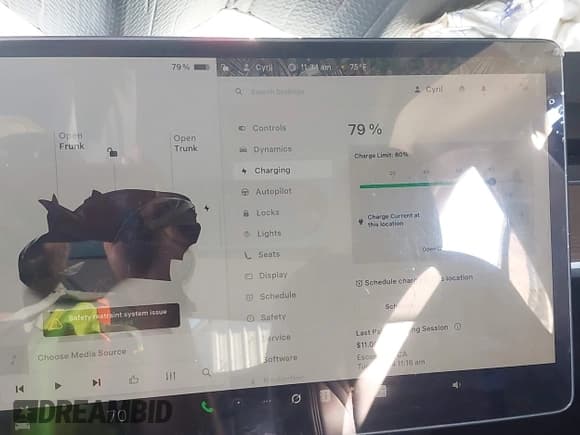 ✅ 2025 Tesla Model Y Long Range • VIN: 7SAYGDED9SF215904 • Lot: 43470903. Listed on IAAI with 27,348 mi. Free auction sales archive from the USA and detailed vehicle history report at DreamBid. Image 7.