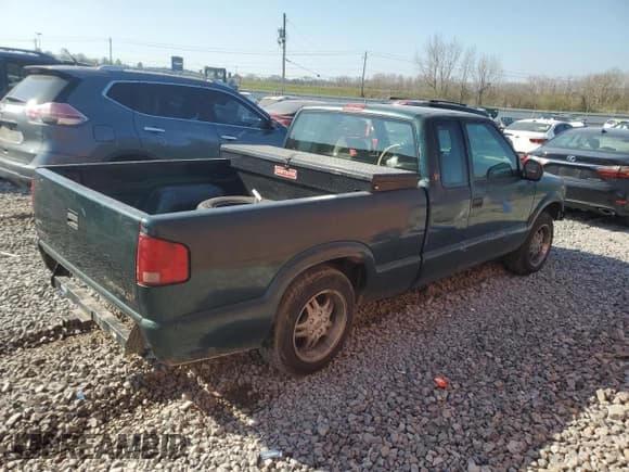 ✅ 1997 GMC Sonoma SLS • VIN: 1GTCS19X2V8528113 • Лот: 48530915. Опубликован ранее на Copart с пробегом 214 072 миль. Бесплатный доступ к архиву аукционных продаж из США и подробный отчёт об истории автомобиля на DreamBid. Изображение 3.