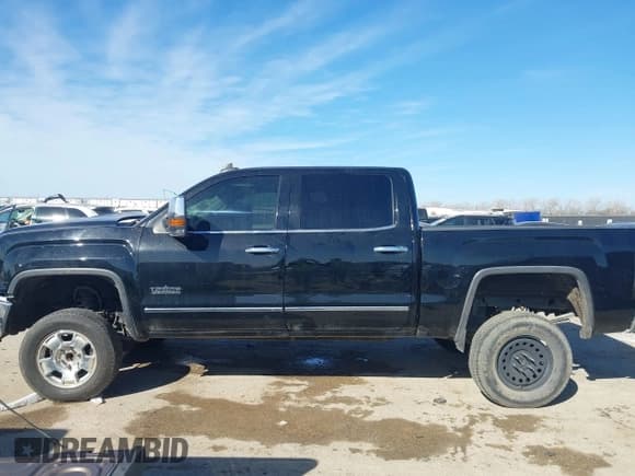 ✅ 2017 GMC Sierra 1500 • VIN: 3GTU1NEC9HG279616 • Lot: 41789078. Wystawiony na IAAI z przebiegiem 125 236 mil. Bezpłatny archiwum sprzedaży aukcyjnych z USA i szczegółowy raport historii pojazdu na DreamBid. Zdjęcie 13.