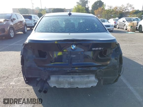 ✅ 2013 BMW 3 Series 328i • VIN: WBA3A5C55DF354630 • Лот: 43609994. Опубликован ранее на IAAI с пробегом 128 743 миль. Бесплатный доступ к архиву аукционных продаж из США и подробный отчёт об истории автомобиля на DreamBid. Изображение 6.