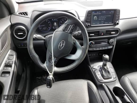 2018 Hyundai Kona Ultimate z VIN KM8K53A50JU068844, wystawiony jako Copart lot #67869602 z przebiegiem 79 706 mil mil oraz . Historia ofert i sprzedaży dostępna na DreamBid. Obrazek 8.