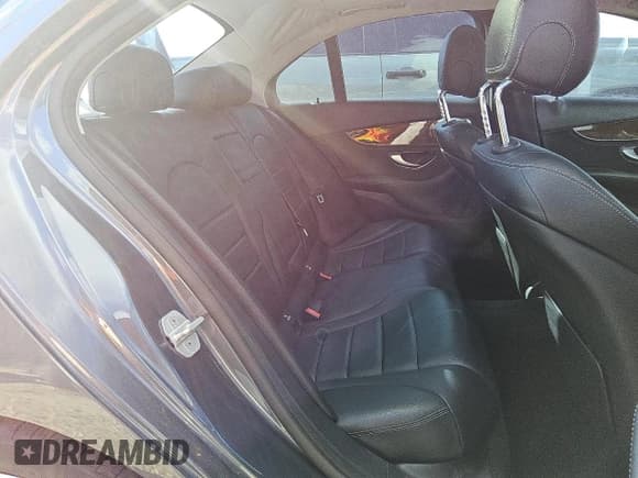 ✅ 2015 Mercedes-Benz C 300 • VIN: 55SWF4KB2FU000928 • Lot: 86448975. Listed on Copart with 59,563 mi. Free auction sales archive from the USA and detailed vehicle history report at DreamBid. Image 10.