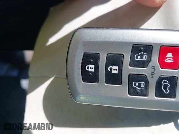 ✅ 2020 Toyota Sienna XLE Auto Access Seat • VIN: 5TDYZ3DC0LS035217 • Lot: 42960907. Listed on IAAI with 95,376 mi. Free auction sales archive from the USA and detailed vehicle history report at DreamBid. Image 11.