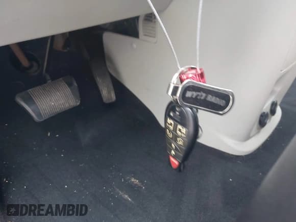 ✅ 2013 Chrysler Town & Country Touring L • VIN: 2C4RC1CG5DR646658 • Lot: 43560390. Wystawiony na IAAI z przebiegiem 178 858 mil. Bezpłatny archiwum sprzedaży aukcyjnych z USA i szczegółowy raport historii pojazdu na DreamBid. Zdjęcie 11.