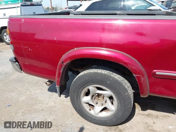 ✅ 2002 Toyota Tundra Limited • VIN: 5TBRT381X2S314762 • Lot: 42431175. Listed on IAAI with 134,493 mi. Free auction sales archive from the USA and detailed vehicle history report at DreamBid. Image 13.