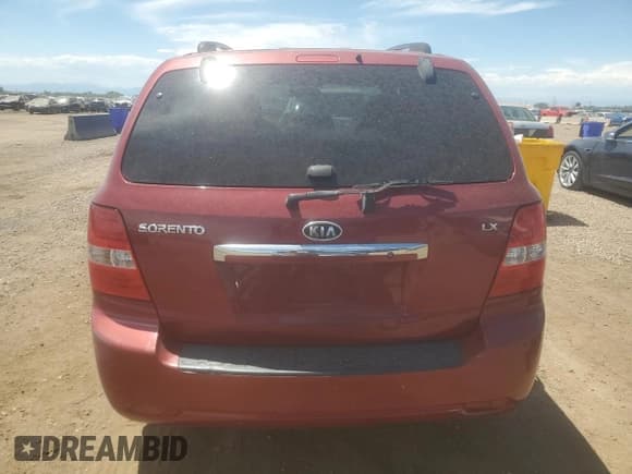 ✅ 2008 Kia Sorento LX • VIN: KNDJC735685799325 • Lot: 63333105. Listed on Copart with 221,168 mi. Free auction sales archive from the USA and detailed vehicle history report at DreamBid. Image 6.