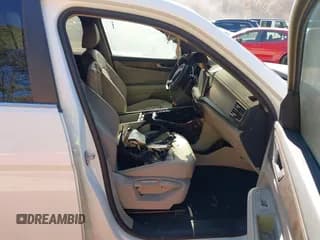 ✅ 2024 Volkswagen Atlas SE • VIN: 1V2DR2CA2RC546428 • Лот: 42674887. Опубликован ранее на IAAI с пробегом Не указан. Бесплатный доступ к архиву аукционных продаж из США и подробный отчёт об истории автомобиля на DreamBid. Изображение 5.