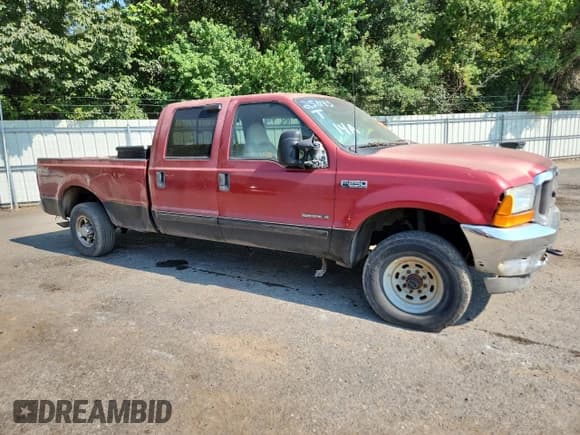 ✅ 2001 Ford F-250 XL • VIN: 1FTNW21F41EC11810 • Lot: 81132125. Listed on Copart with 330,535 mi. Free auction sales archive from the USA and detailed vehicle history report at DreamBid. Image 4.